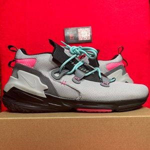 Nike Mens Zoom Moc South Beach Running Shoes Size 14 Athletic AT8695-002